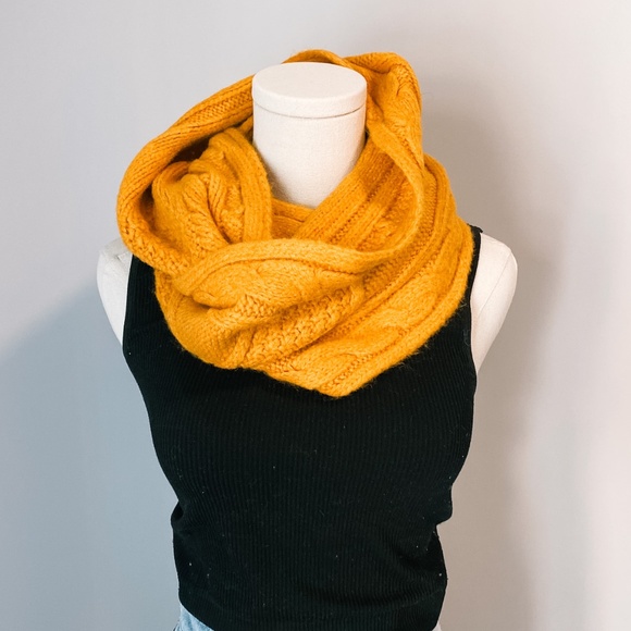 NEW Yellow Infinity Scarf - Picture 1 of 5